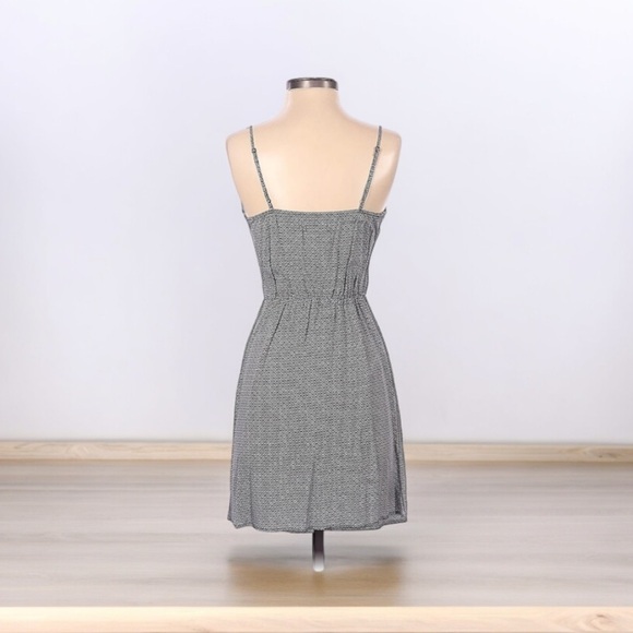 Old Navy Summer Dress l SIZE XS - Picture 2 of 5
